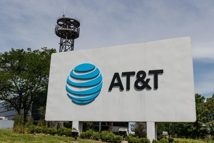 AT&T Spins Off DirecTV, Setting Up an NFL Sunday Ticket Shakeup