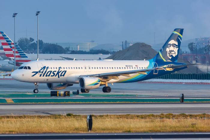 alaska airlines service dog