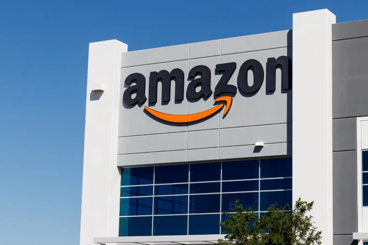 https://media.consumeraffairs.com/files/cache/news/Amazon_building_logo_jetcityimage_Getty_Images_1_large.webp