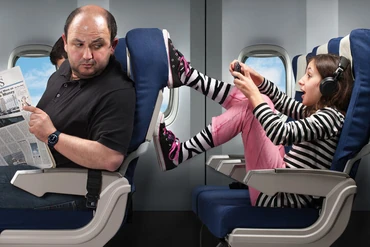 FAA asks travelers to weigh in on airline seat sizes