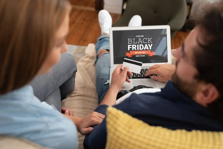 https://media.consumeraffairs.com/files/cache/news/Black_Friday_concept_with_couple_and_laptop_simpson33_Getty_Images_large.webp