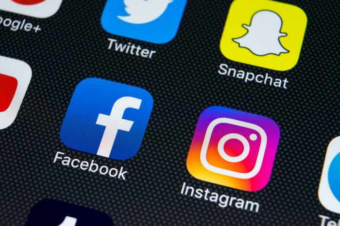 Facebook and Instagram social media apps