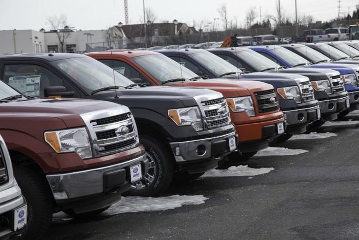 Ford_F-150_vehicles_at_dealership_tomeng_Getty_Images_large.jpg