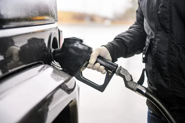 https://media.consumeraffairs.com/files/cache/news/Gas_prices_and_COVID-19_concept_lisegagne_Getty_Images_large.webp