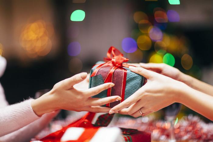 Consumers found to feel joy longer after giving gifts ...