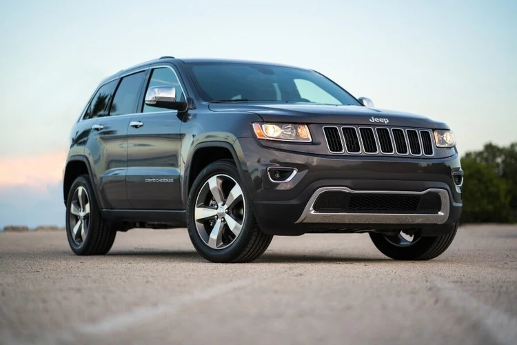 Chrysler is recalling more than 200,000 Jeep Cherokees over fire risk