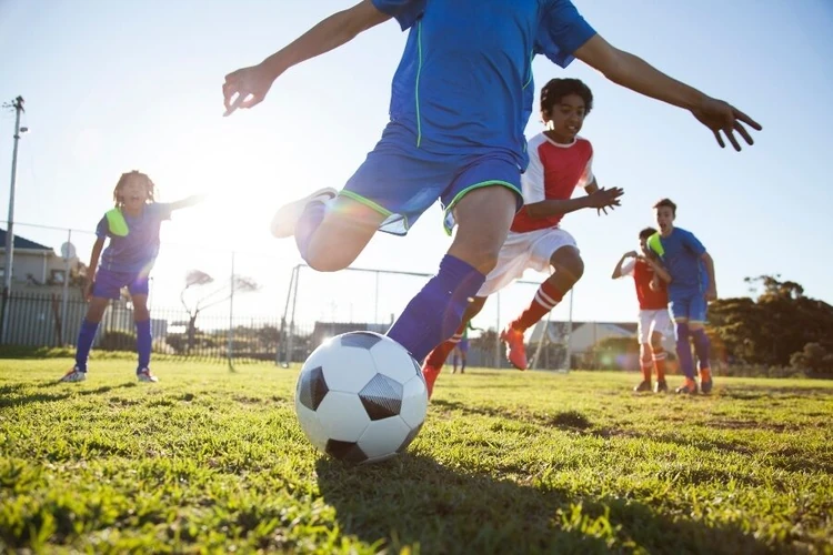 Playing sports may help kids overcome challenges as adults, study