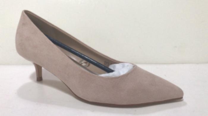 grey court shoes kitten heel