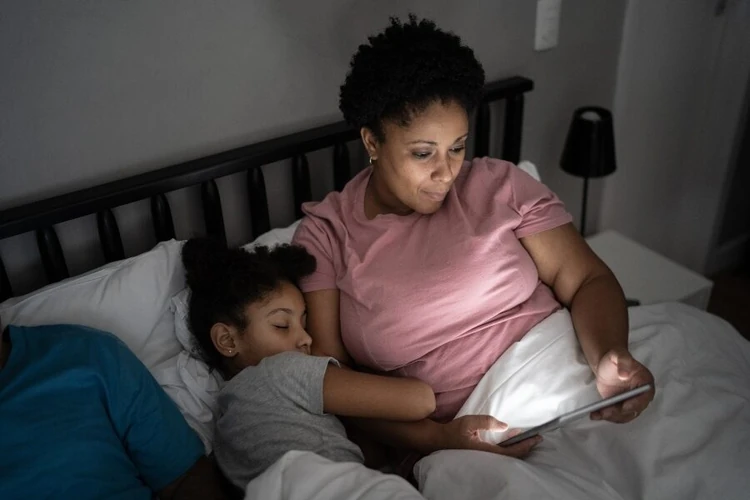 Sleep quality may not be affected by media use before bed, study finds