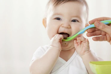 New study says that it's safe to skip the spoon and let babies feed  themselves - Harvard Health