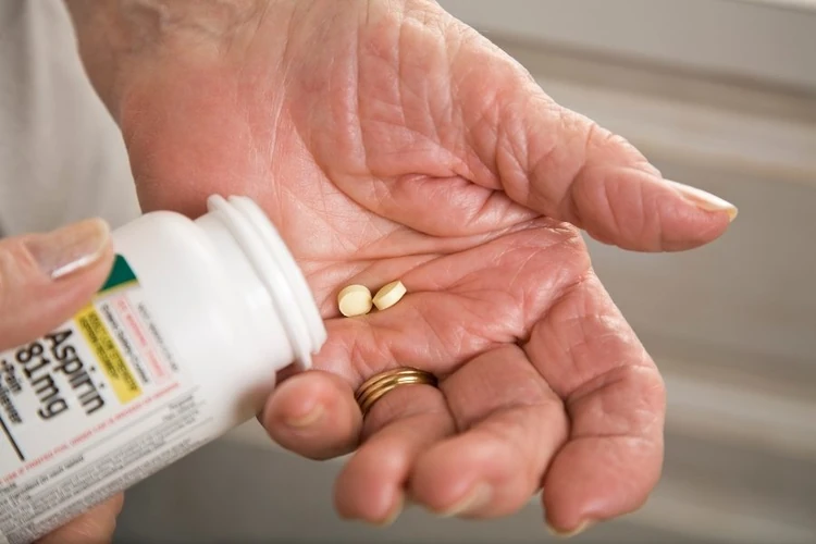 A daily, lowdose aspirin regimen doesn't reduce the risk of dementia