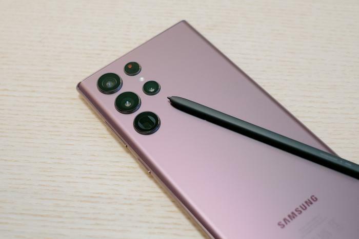 Samsung Galaxy S22 model phone