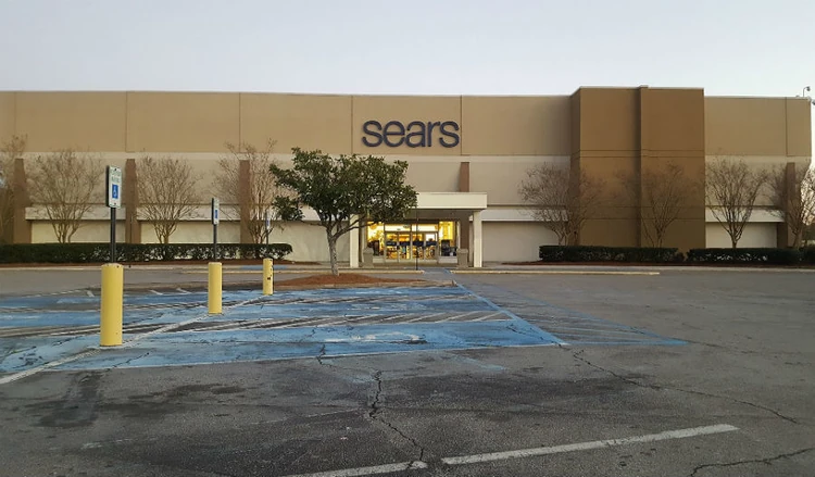 https://media.consumeraffairs.com/files/cache/news/Sears_storefront_via_Flickr_large.webp