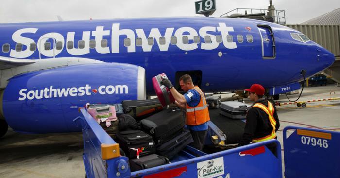 southwest airlines carry on weight restrictions