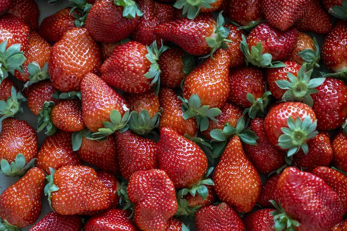 Strawberries lying on top of each other