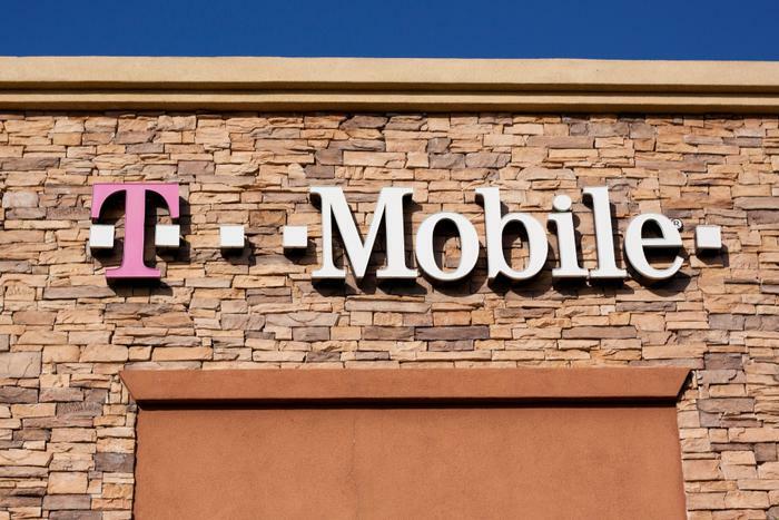 T-Mobile store sign