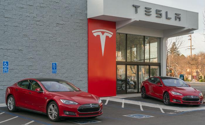 Tesla Blames Drivers Who Wreck Its Cars But Wont Hand Over