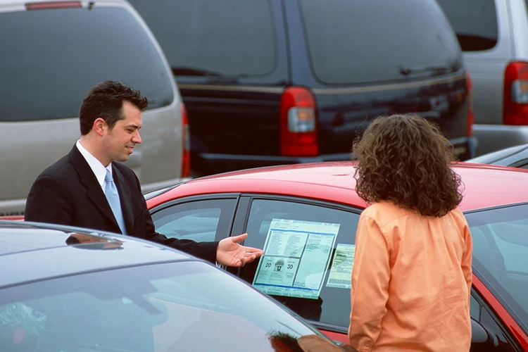 Yo-yo car sales ensnare buyers in bad deals. Will the FTC crack down on  dealers? : NPR