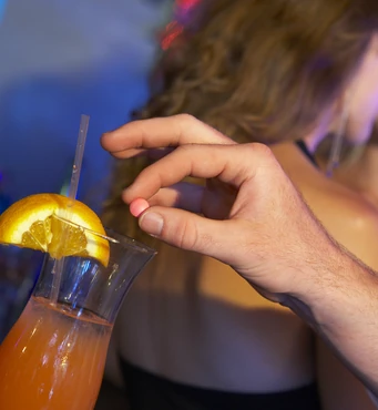 New drinkware hopes to reduce date rapes  image