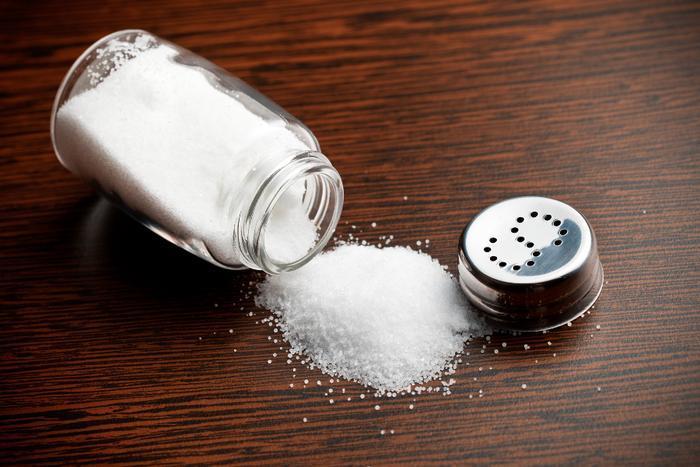 What are the benefits of eating low-sodium foods?