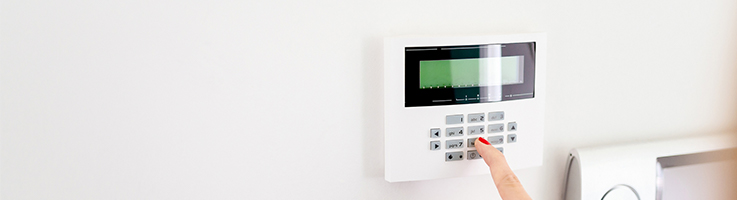 SimpliSafe vs. ADT (with Pricing) | ConsumerAffairs