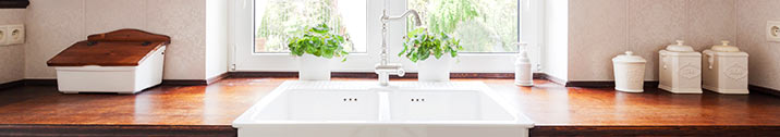 White farmhouse kitchen sink