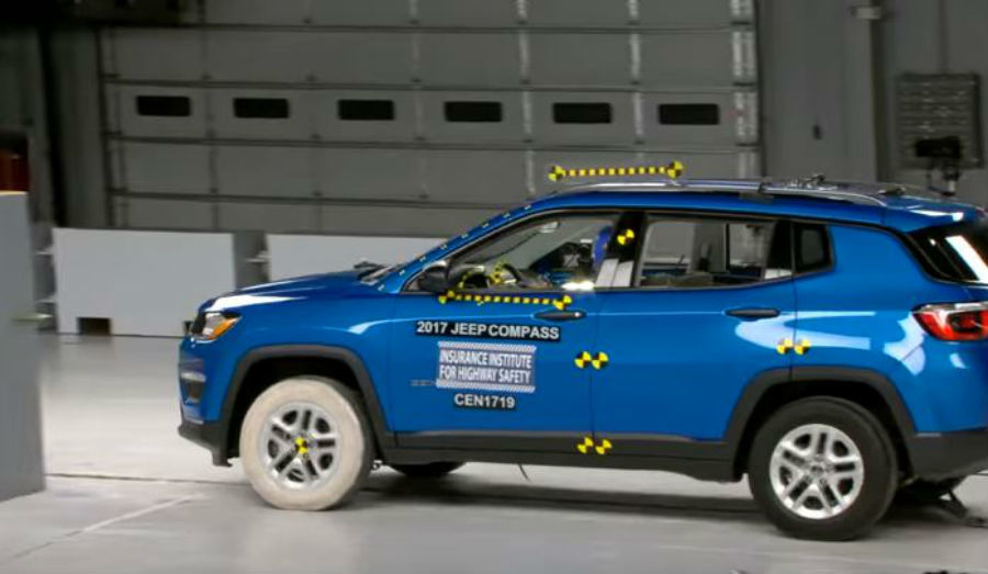Jeep Compass earns an IIHS TOP SAFETY PICK award