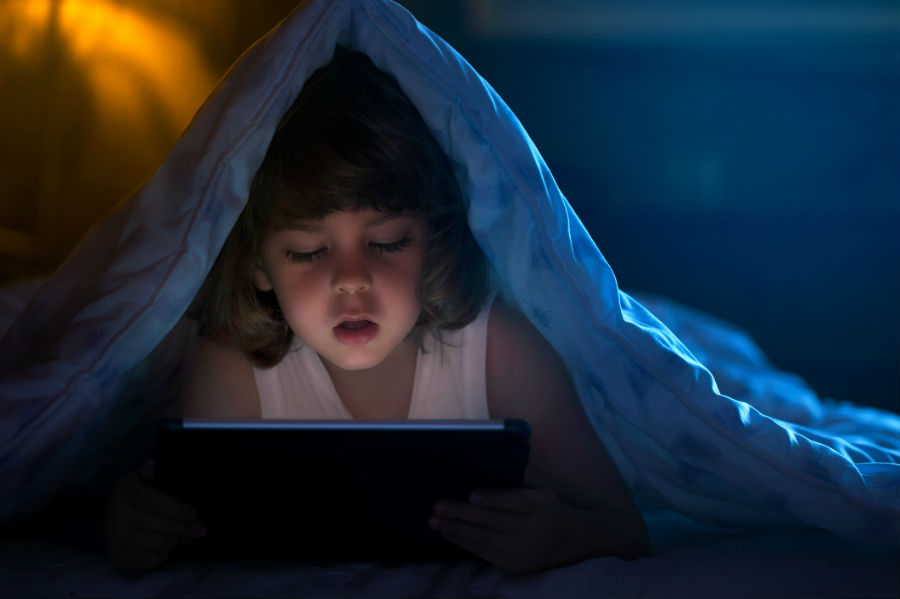 Screen time before bed can disrupt sleep and nutrition in children