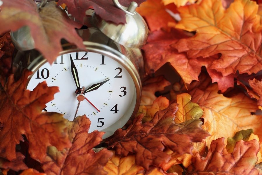 Despite what you may have heard, clocks are turning back this weekend