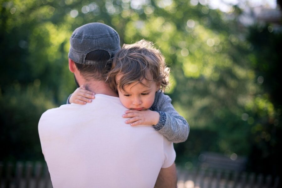 Fathers who have depression may pass symptoms to their kids, study suggests