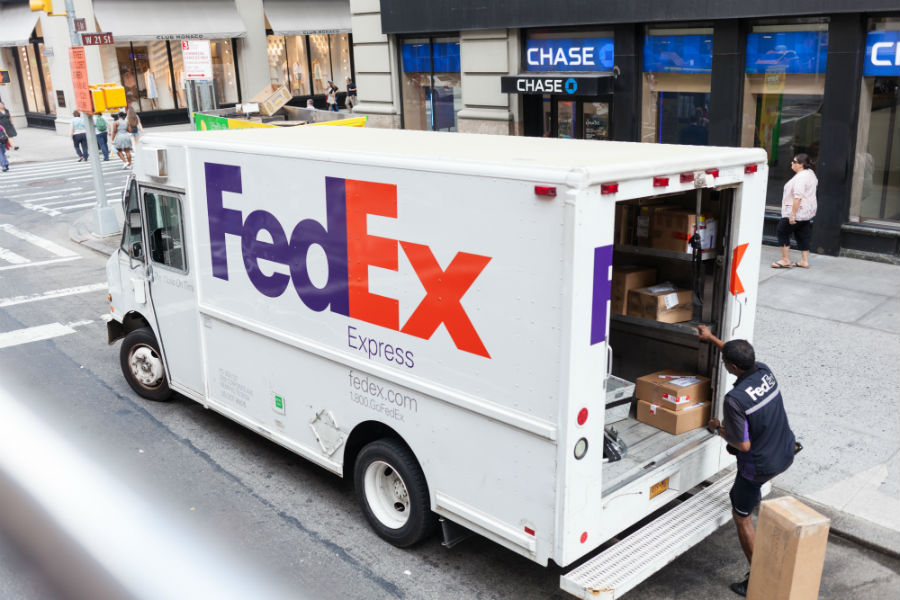 FedEx gives the consumer a big time gift – no-box, no-label returns!