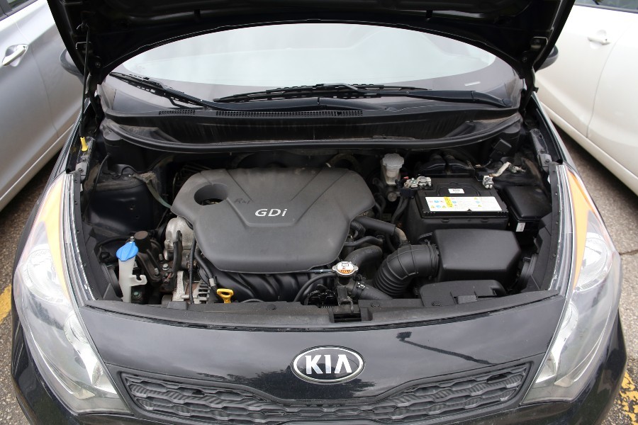  Kia retira casi sus vehículos por riesgo de incendio en el motor