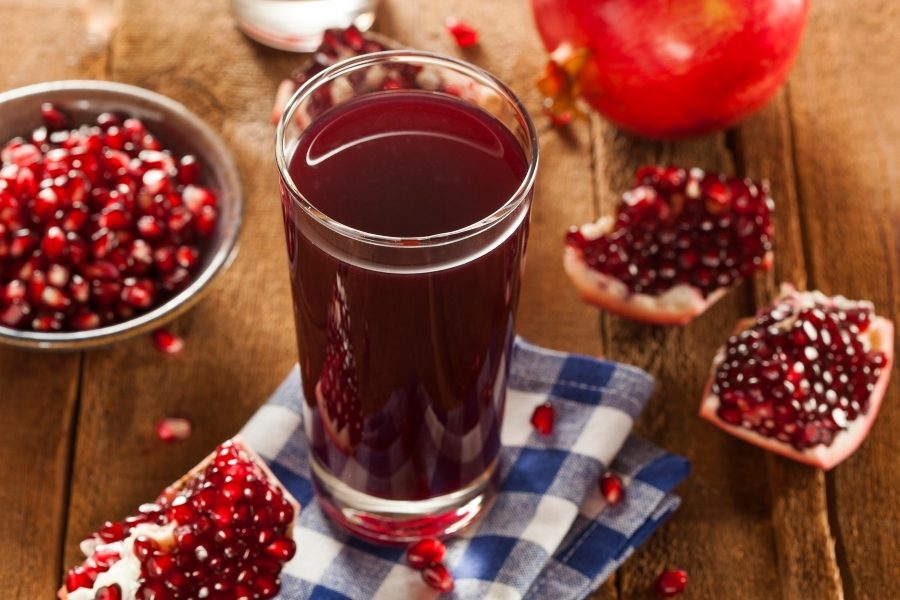 Drinking pomegranate juice during pregnancy can positively affect