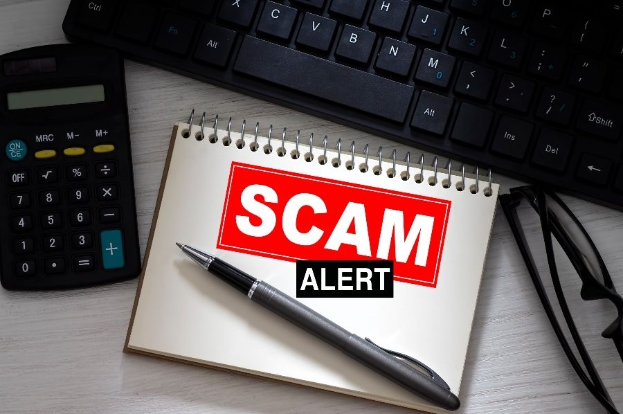 FTC warns of scammers impersonating U.S. immigration officers