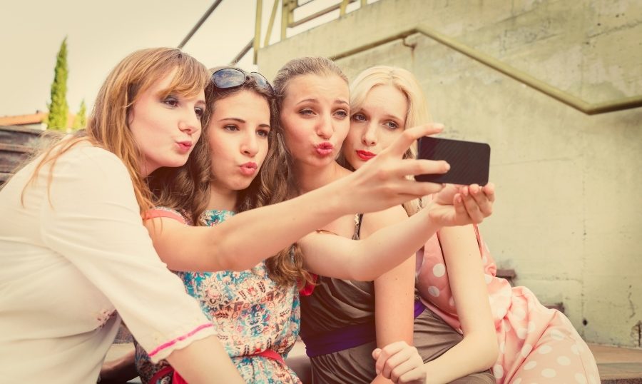 Selfies Could Be A Source Of Anxiety And Body Shame For Teen Girls