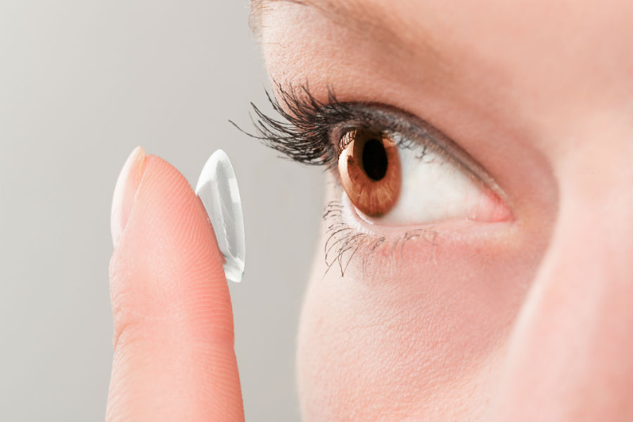 Consumers who wear contacts warned of eye infection that can cause ...