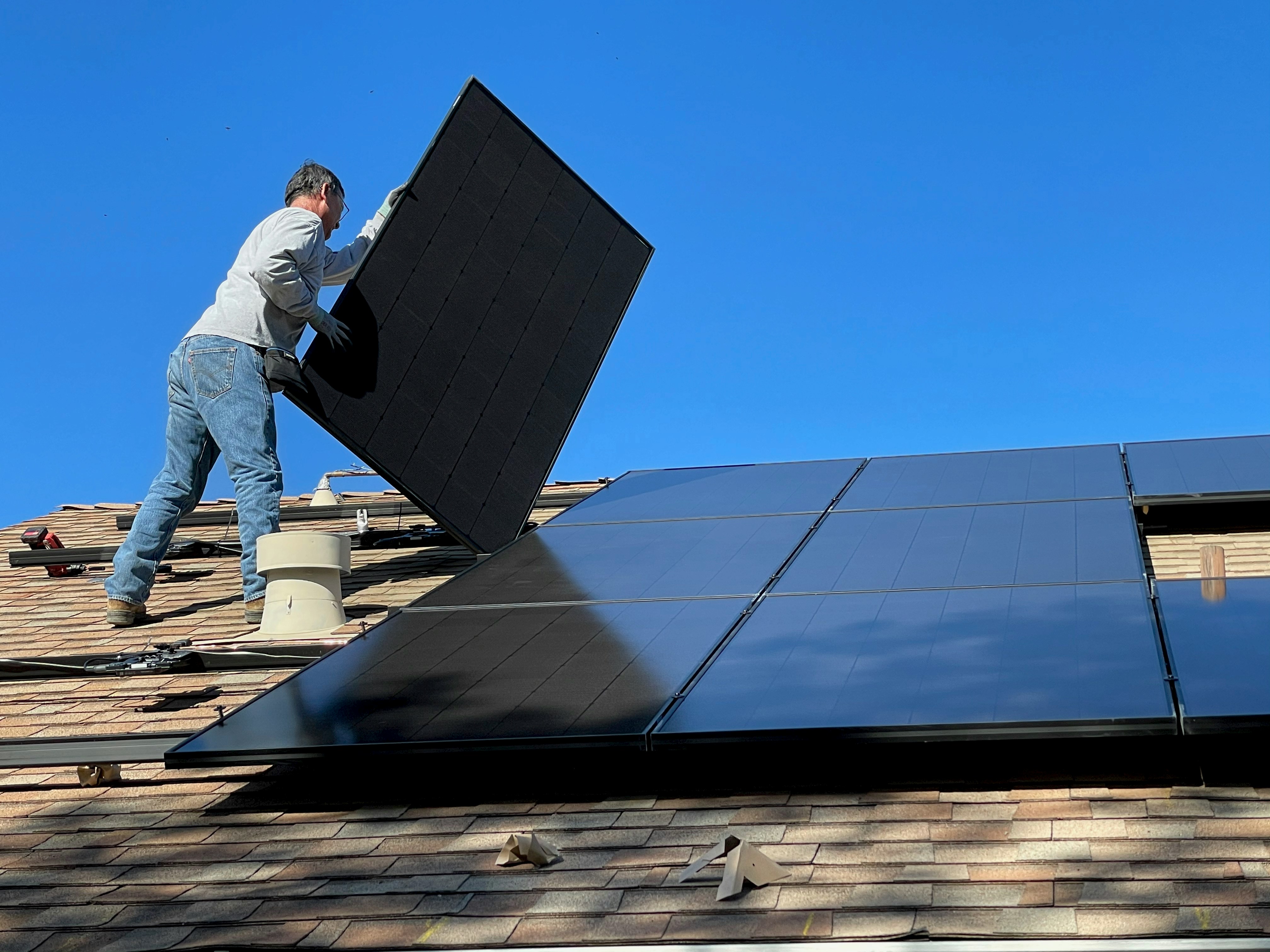 Consumer News: Some states are reducing payments to solar customers