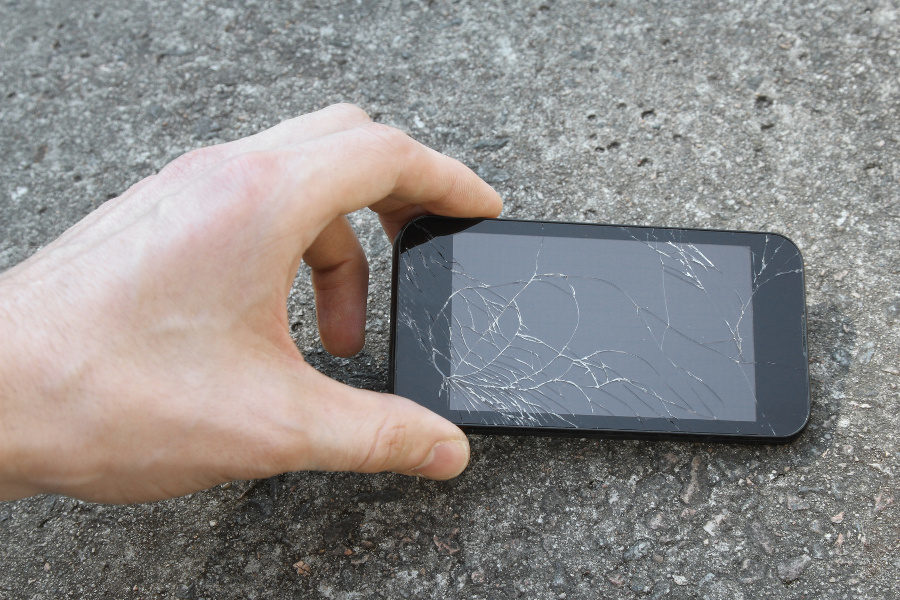 Can heat destroy a phone?