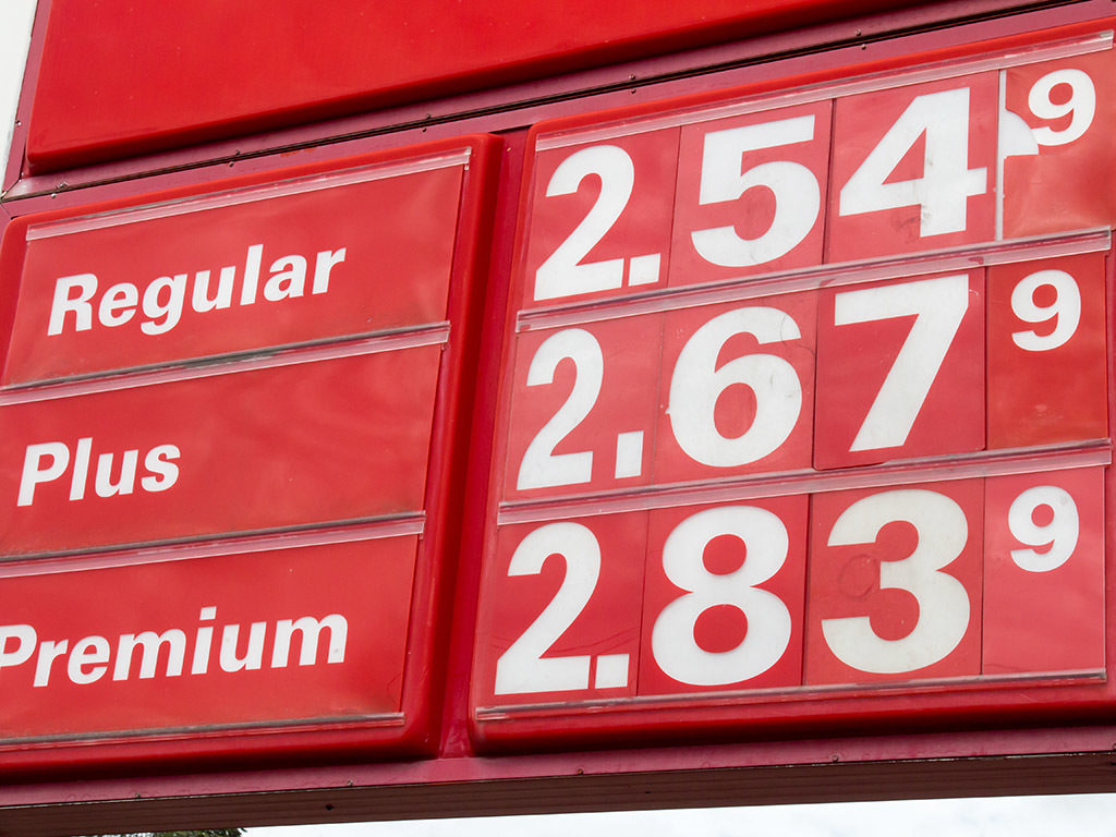 Memorial Day weekend gas prices slightly higher than last year