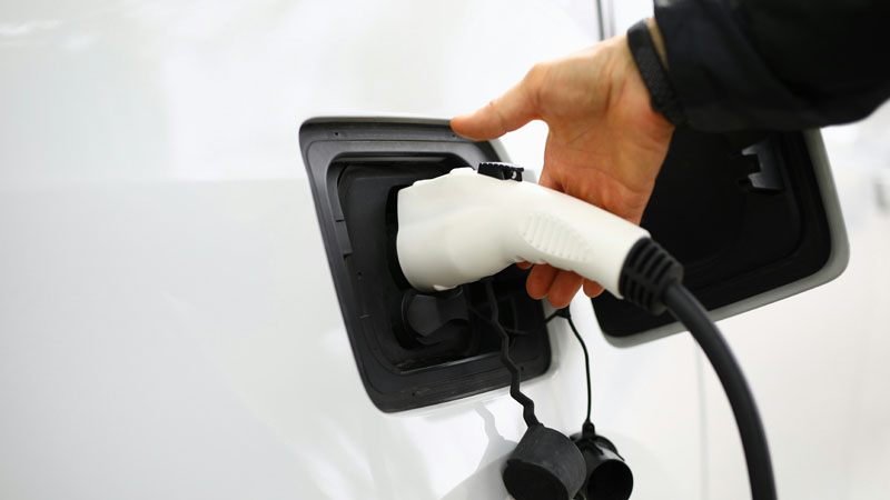 Consumer News: Electric vehicle prices continue their free-fall