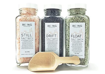 live by being bath salt spa gift set