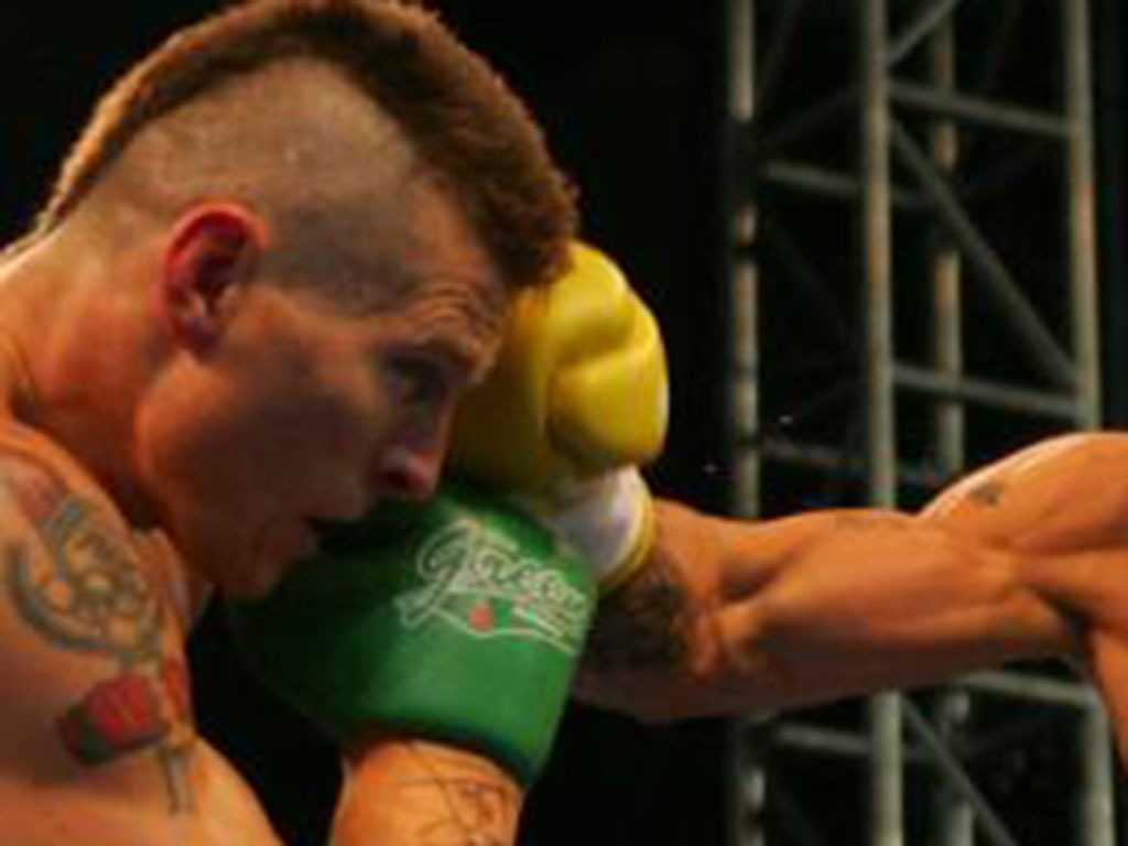 Australian boxing fans in trouble for Facebook livestreaming
