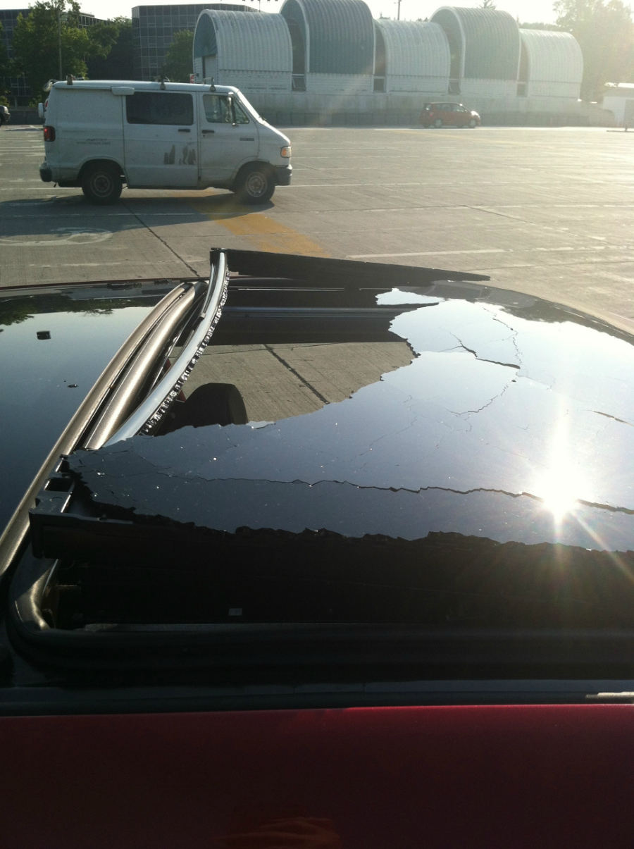 Hyundai sunroof picks worst possible time to blow off