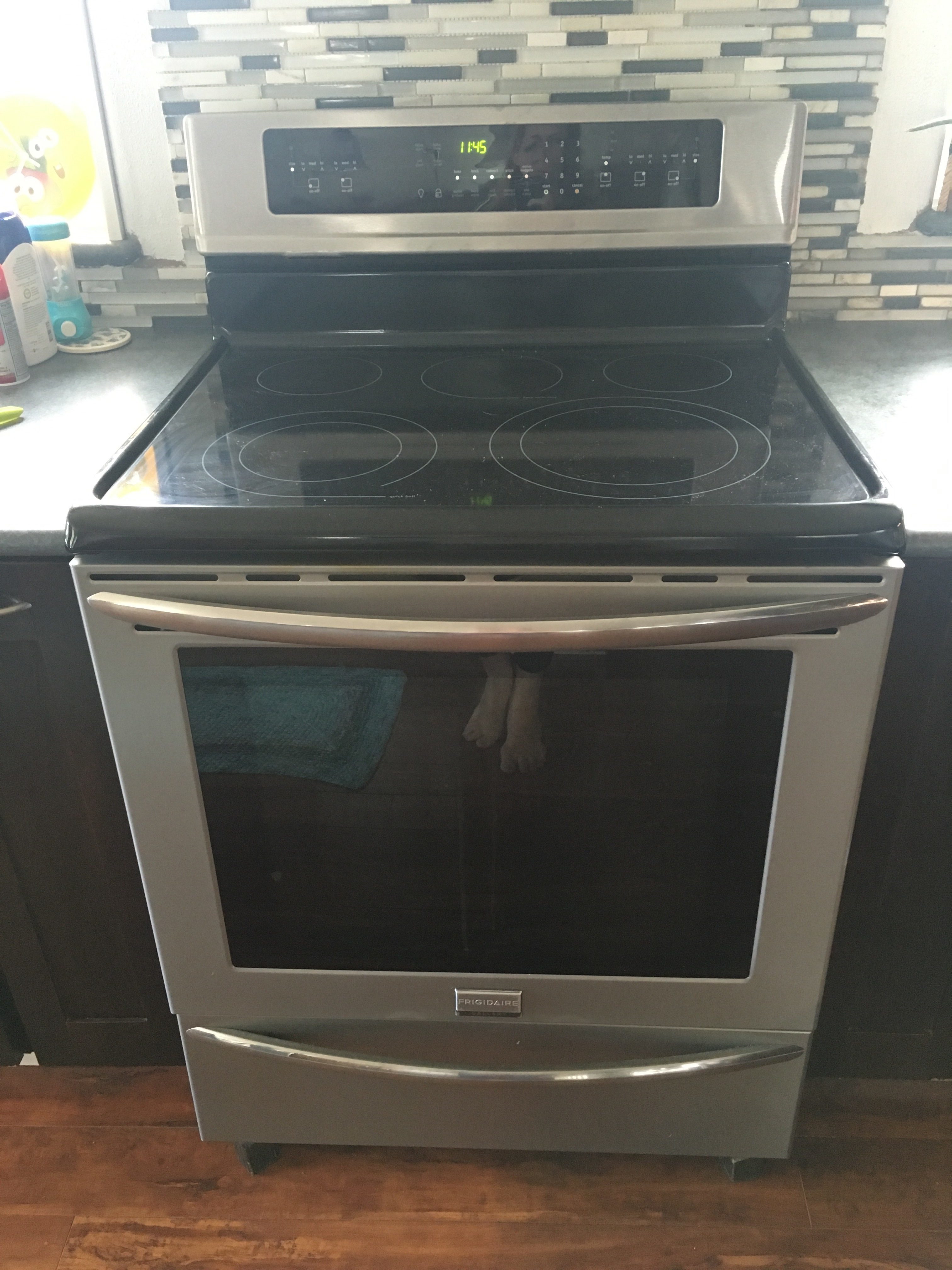Do Frigidaire gallery oven manuals offer troubleshooting for problems?