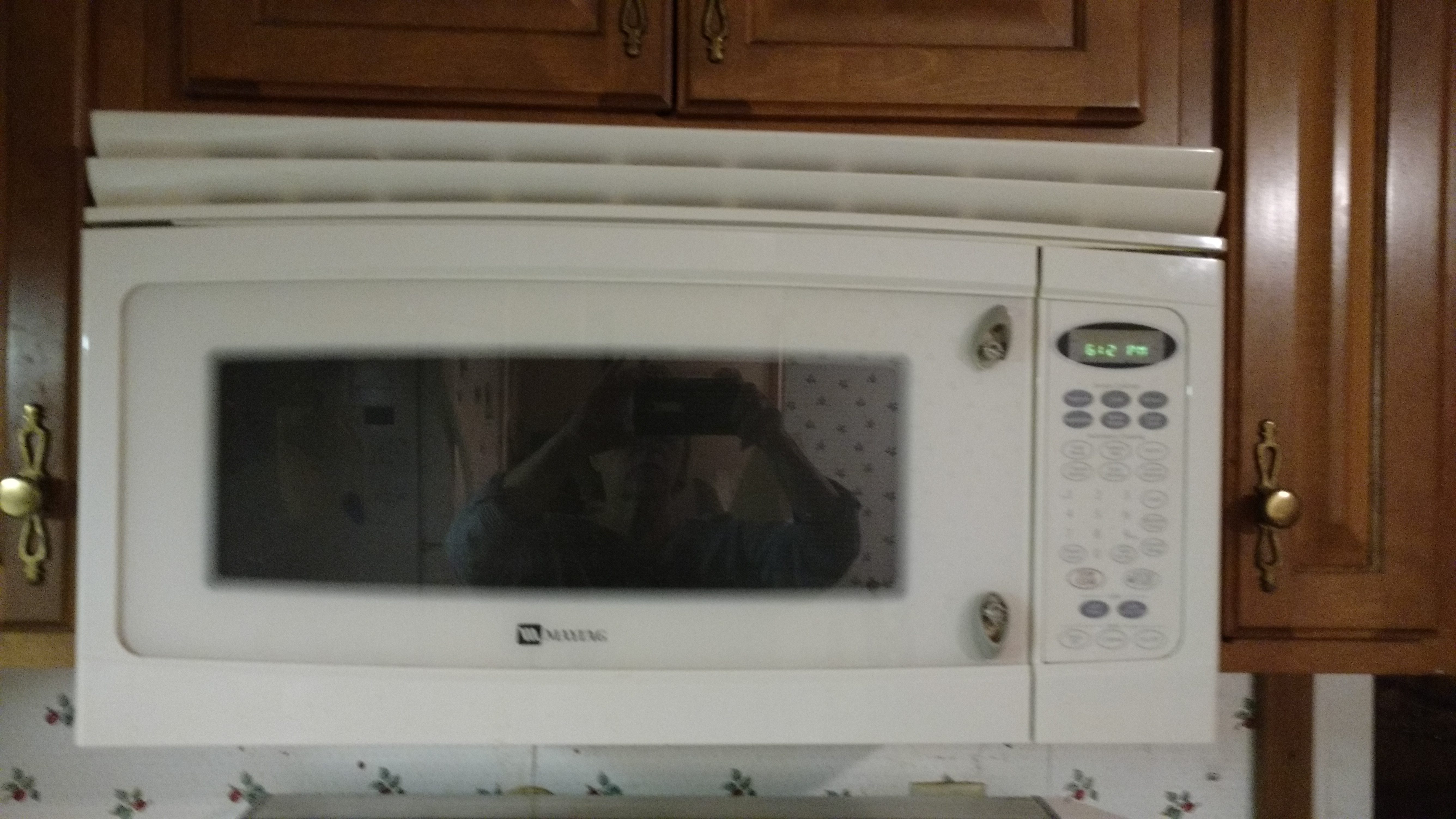 Top 139 Complaints and Reviews about Maytag Microwaves