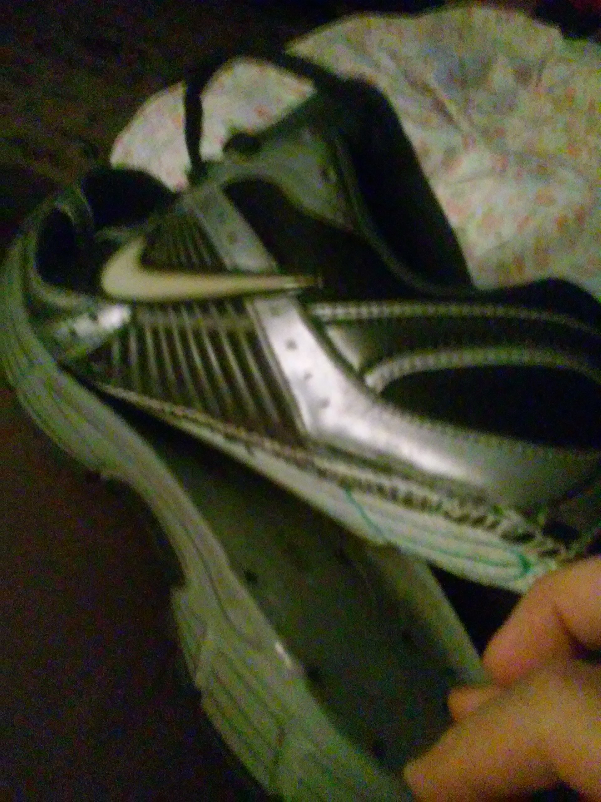 nike shoes with toes slots